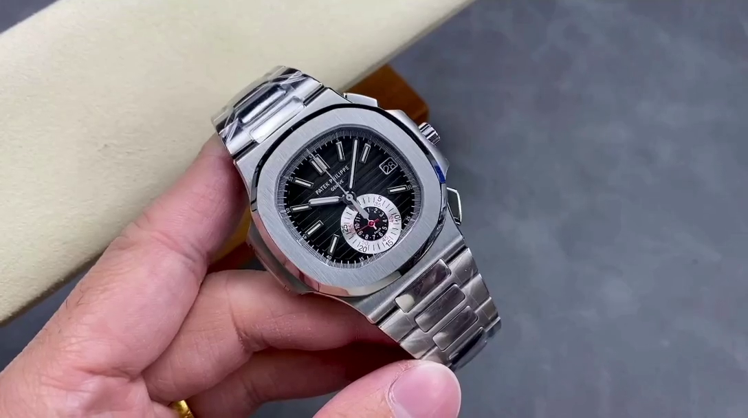 Patek Philippe Nautilus Chronograph Stainless Steel Black Dial 5980 1A 014 - QualitySwissReplica