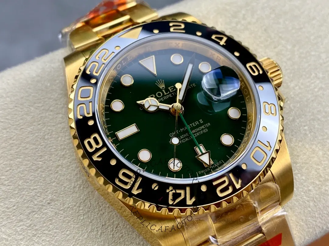 Rolex GMT Master II 116718LN Oyster Bracelet Green Dial 40mm Mens Replica Watch - QualitySwissReplica
