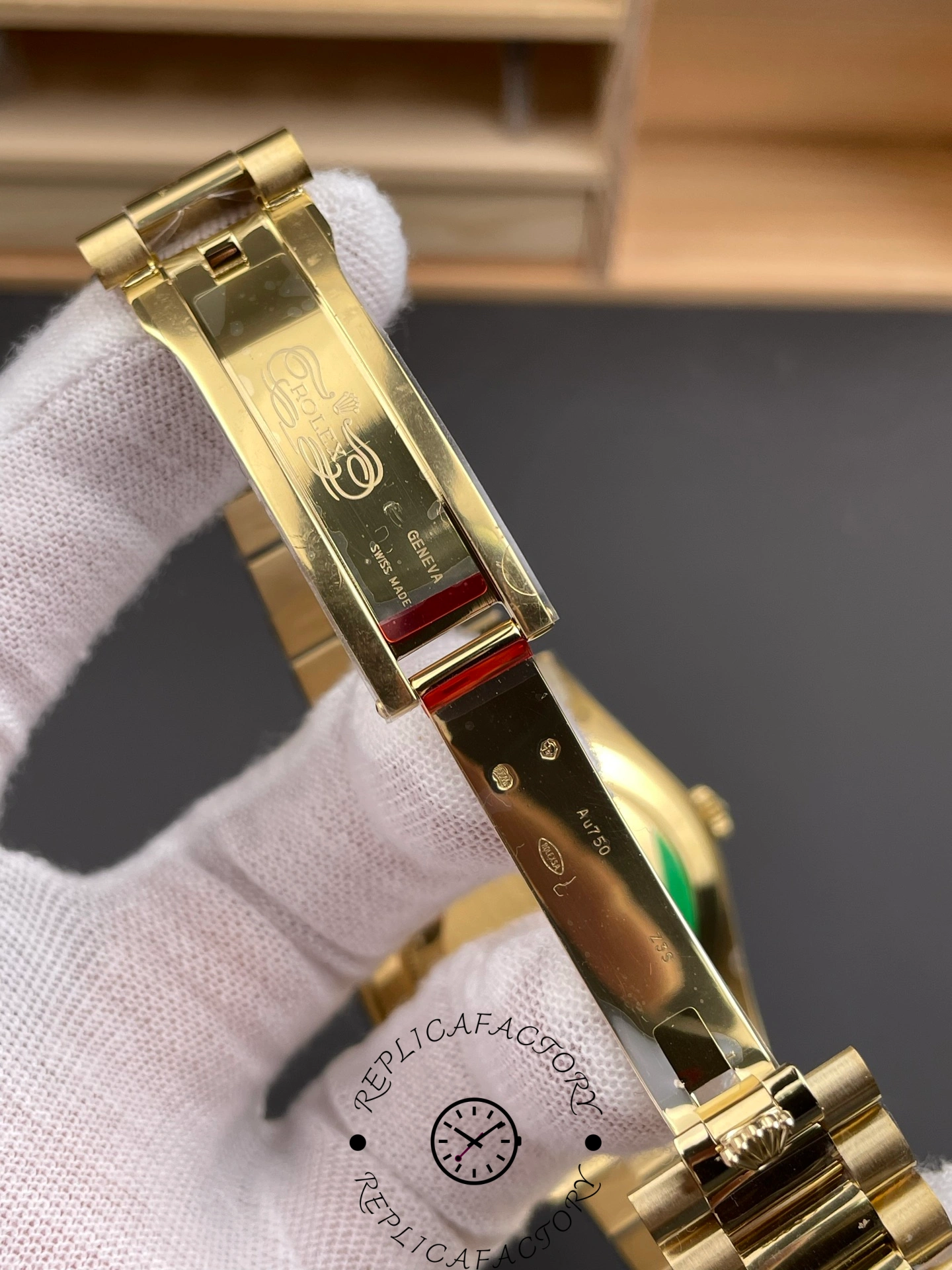 Rolex Day-Date 228238 Champagne Roman Dial Fluted Bezel 40mm Mens Replica Watch - QualitySwissReplica