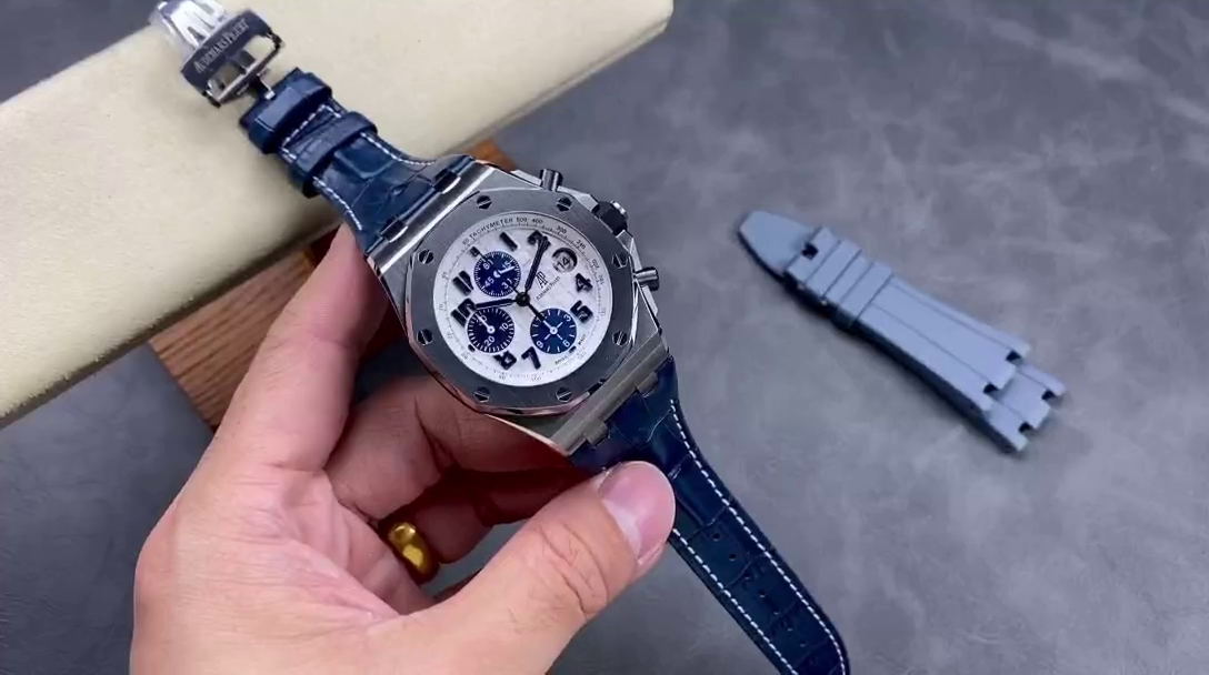 AP Royal Oak Offshore Chronograph 42 Navy Leather 26170ST.OO.D305CR.01 Replica - QualitySwissReplica