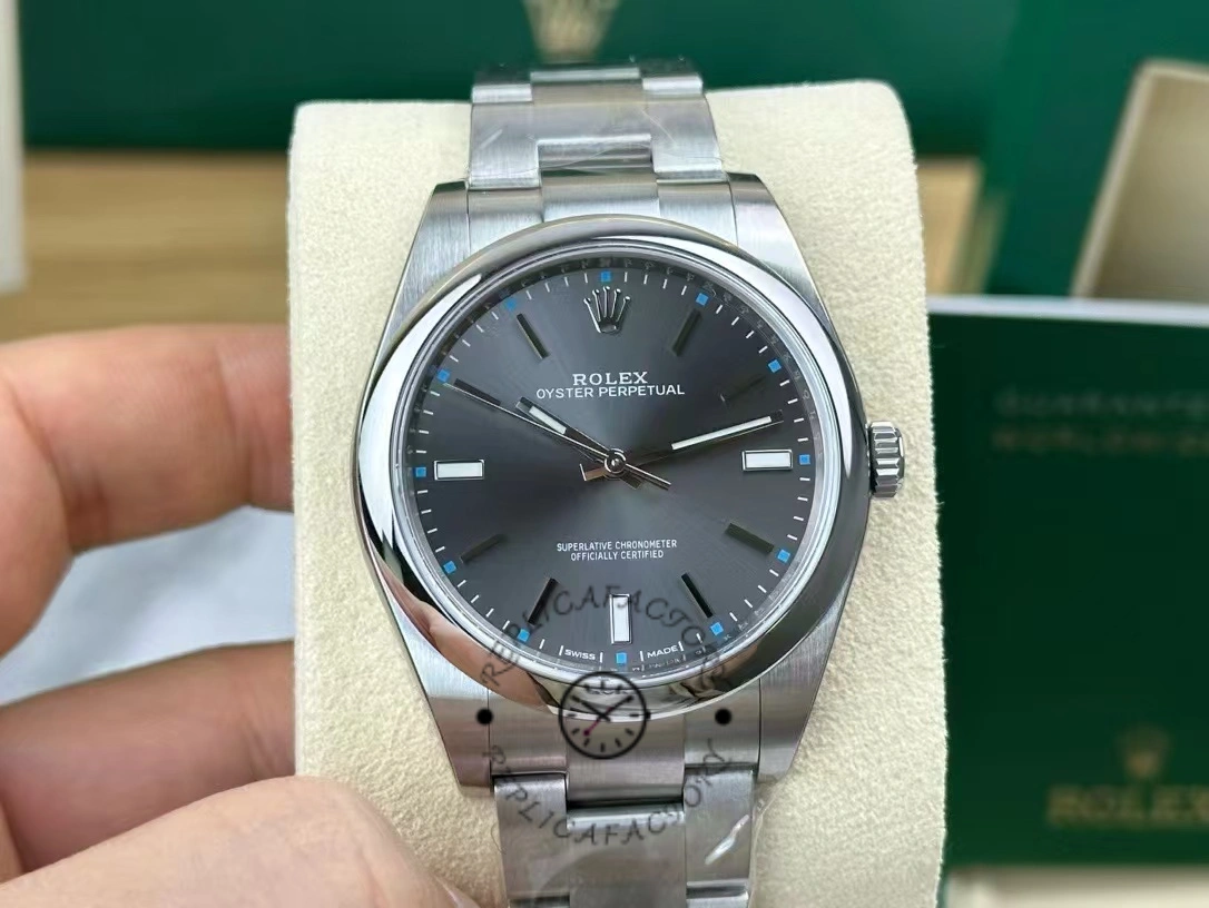 Rolex Oyster Perpetual 114300 0001 39MM - QualitySwissReplica