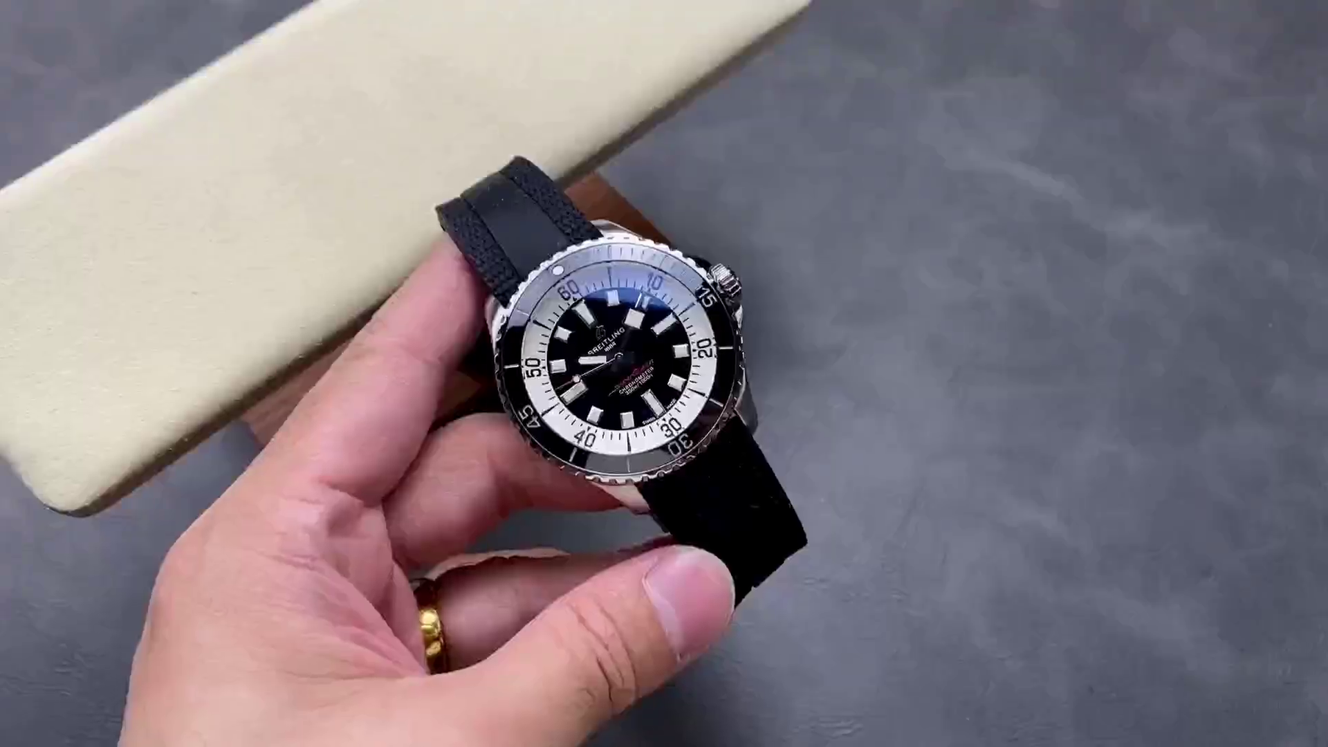 Breitling Superocean Automatic 44 mm A17376211B1S1 1:1 Clone Black Rubber Strap - QualitySwissReplica