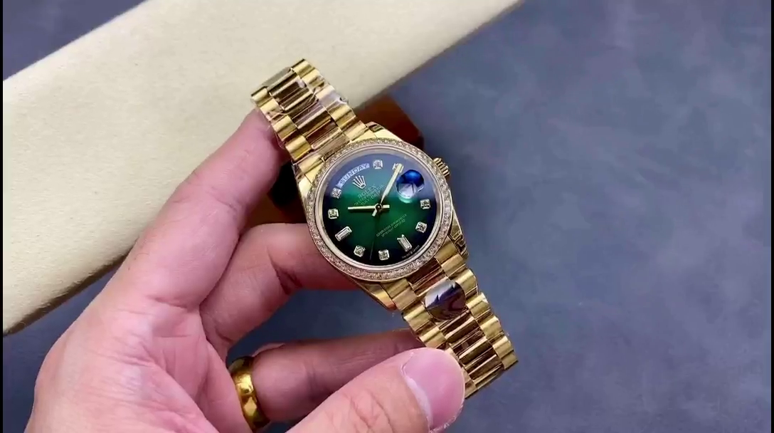 Rolex Day-Date 128348RBR Green Ombre Diamond Dial Yellow Gold 36MM Unisex Replica Watch - QualitySwissReplica