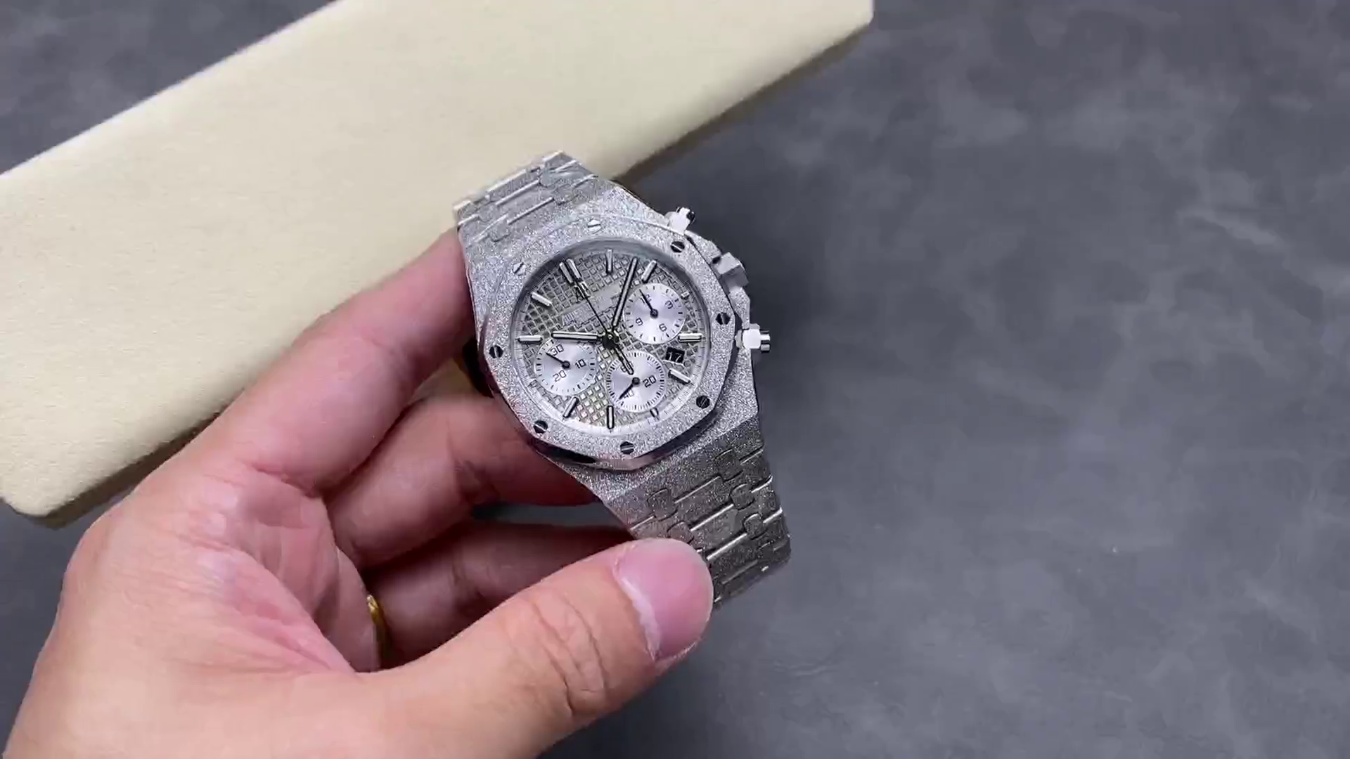AP Royal Oak Chronograph 41MM 26239BC.GG.1224BC.01 Automatic Replica - QualitySwissReplica