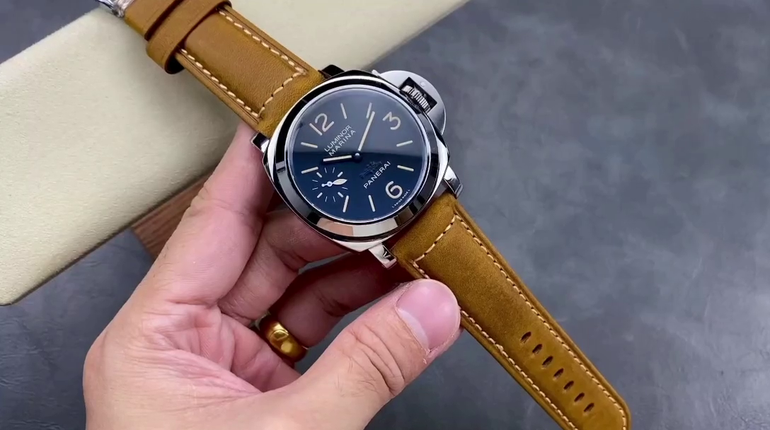 Panerai Luminor Marina PAM00417 Replica 44mm Black Dial New York Edition - QualitySwissReplica