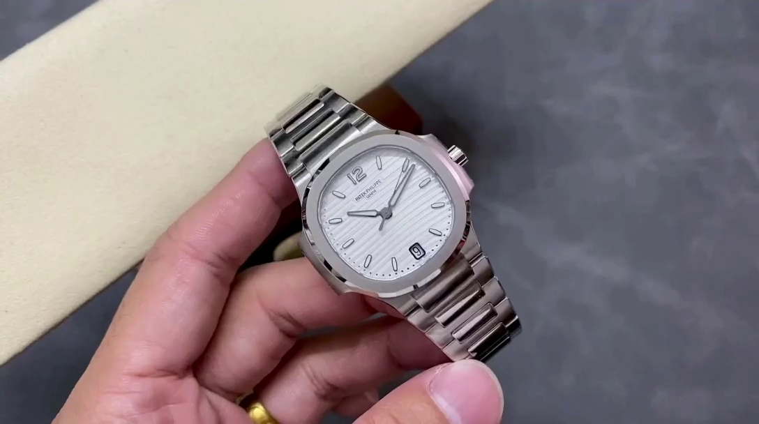 Patek Philippe Ladies Nautilus Stainless Steel 7118 1A 010 - QualitySwissReplica