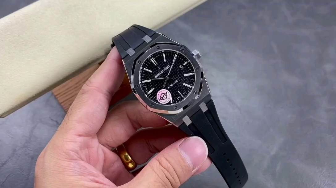 AP Royal Oak Automatic 41 15400ST.OO.1220ST.01 1:1 Clone Black Rubber Strap - QualitySwissReplica