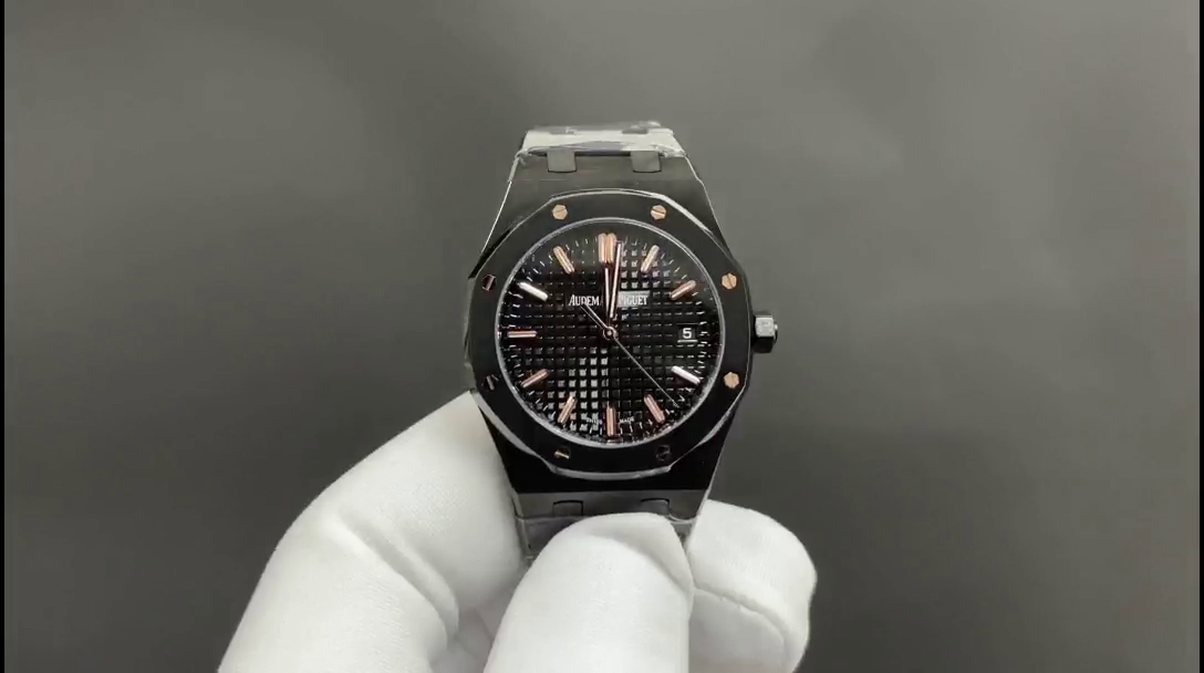 AP Royal Oak 77350CE.OO.1266CE.03.A Selfwinding 34 Replica Black Ceramic Bracelet - QualitySwissReplica