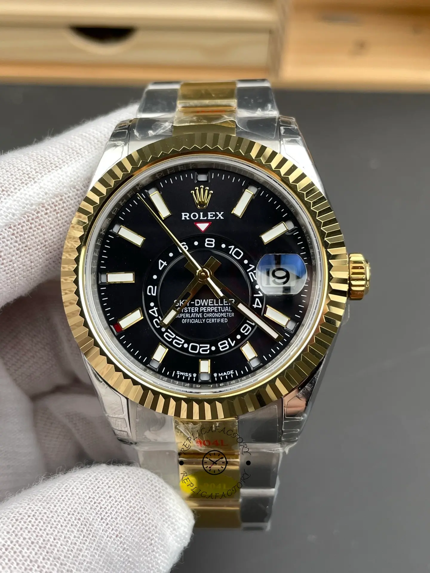 Rolex Sky Dweller 42 Oystersteel and Yellow Gold M336933 0004 Men's Watch - QualitySwissReplica