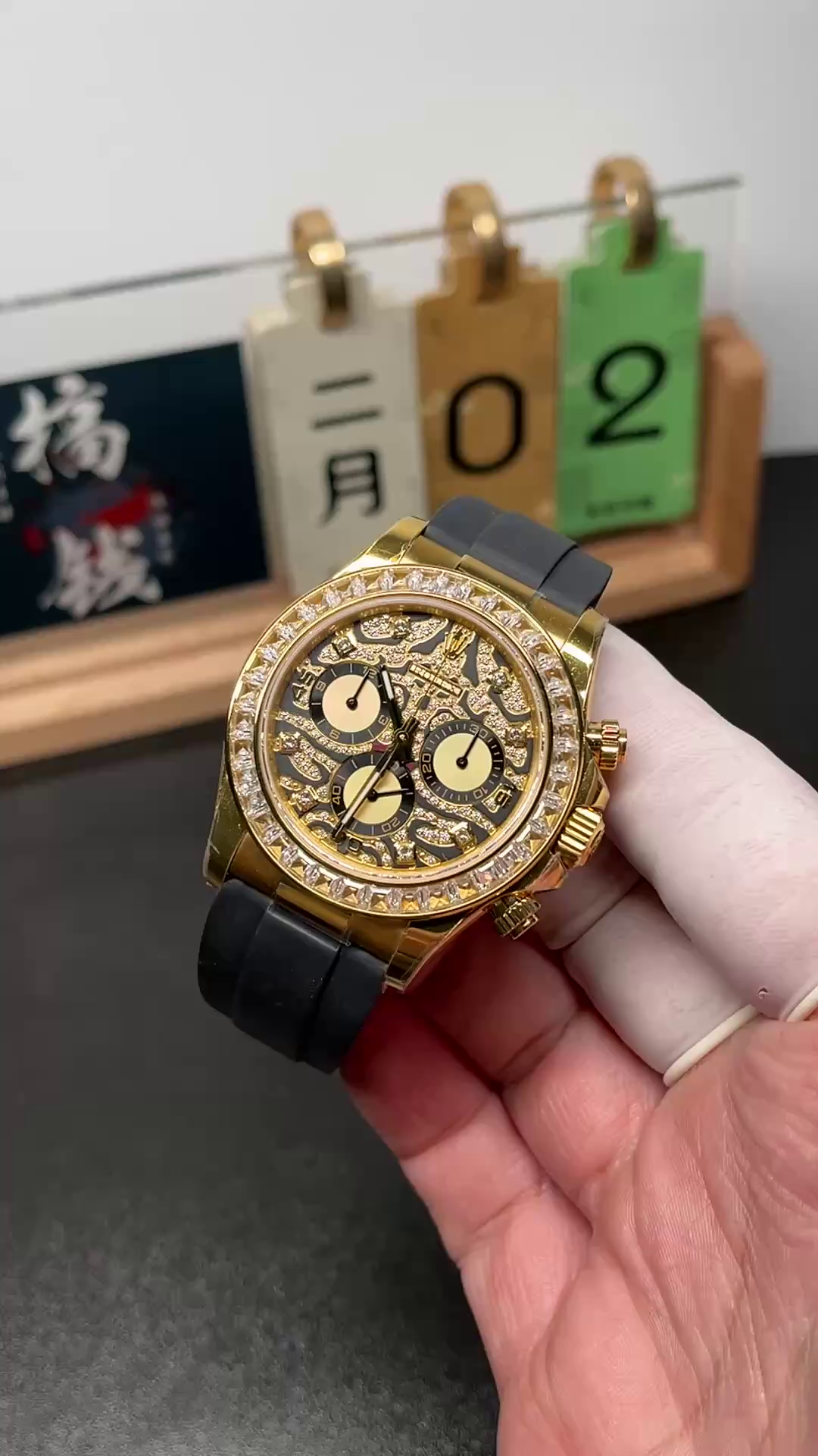 Rolex Cosmograph Daytona 116588 Yellow Gold Black Rubber Strap 40mm Mens Replica Watch - QualitySwissReplica