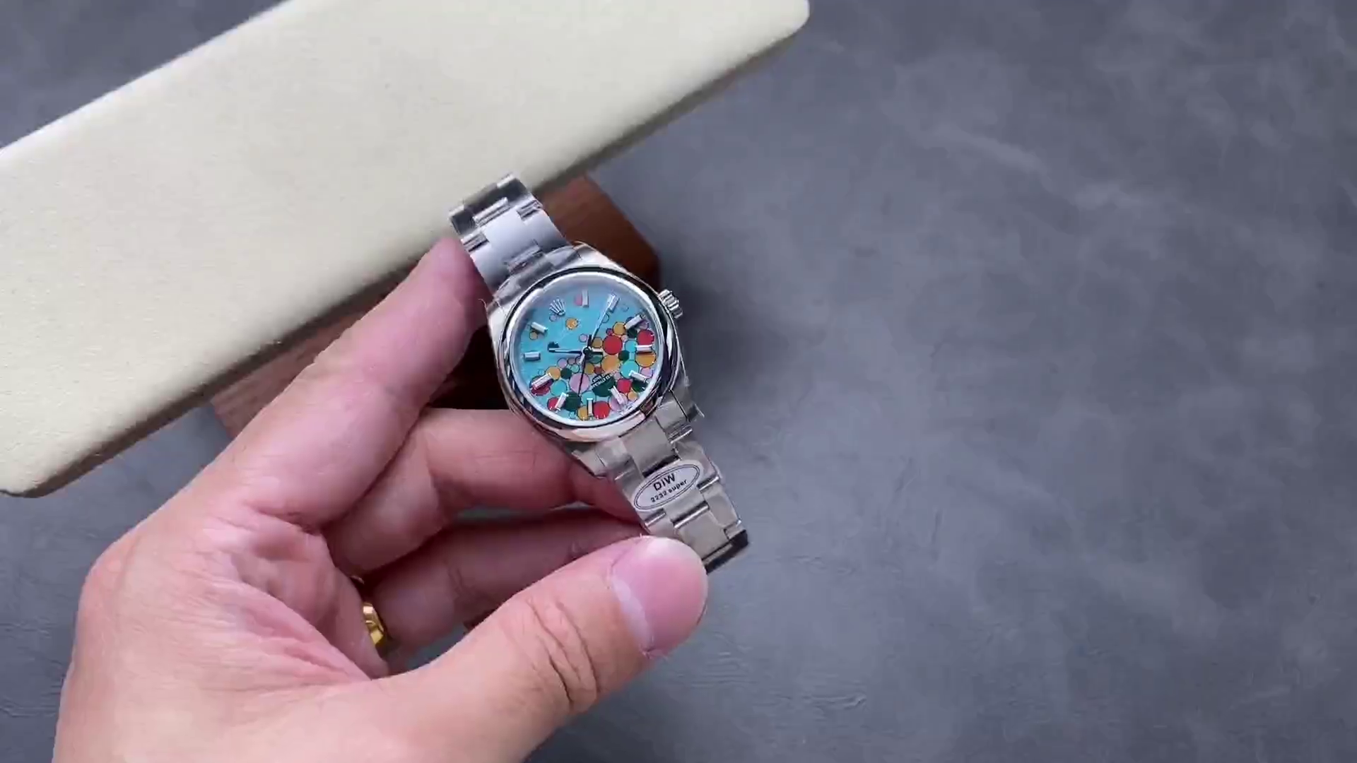 Replica Rolex Oyster Perpetual 31mm Celebration Dial 277200 - QualitySwissReplica