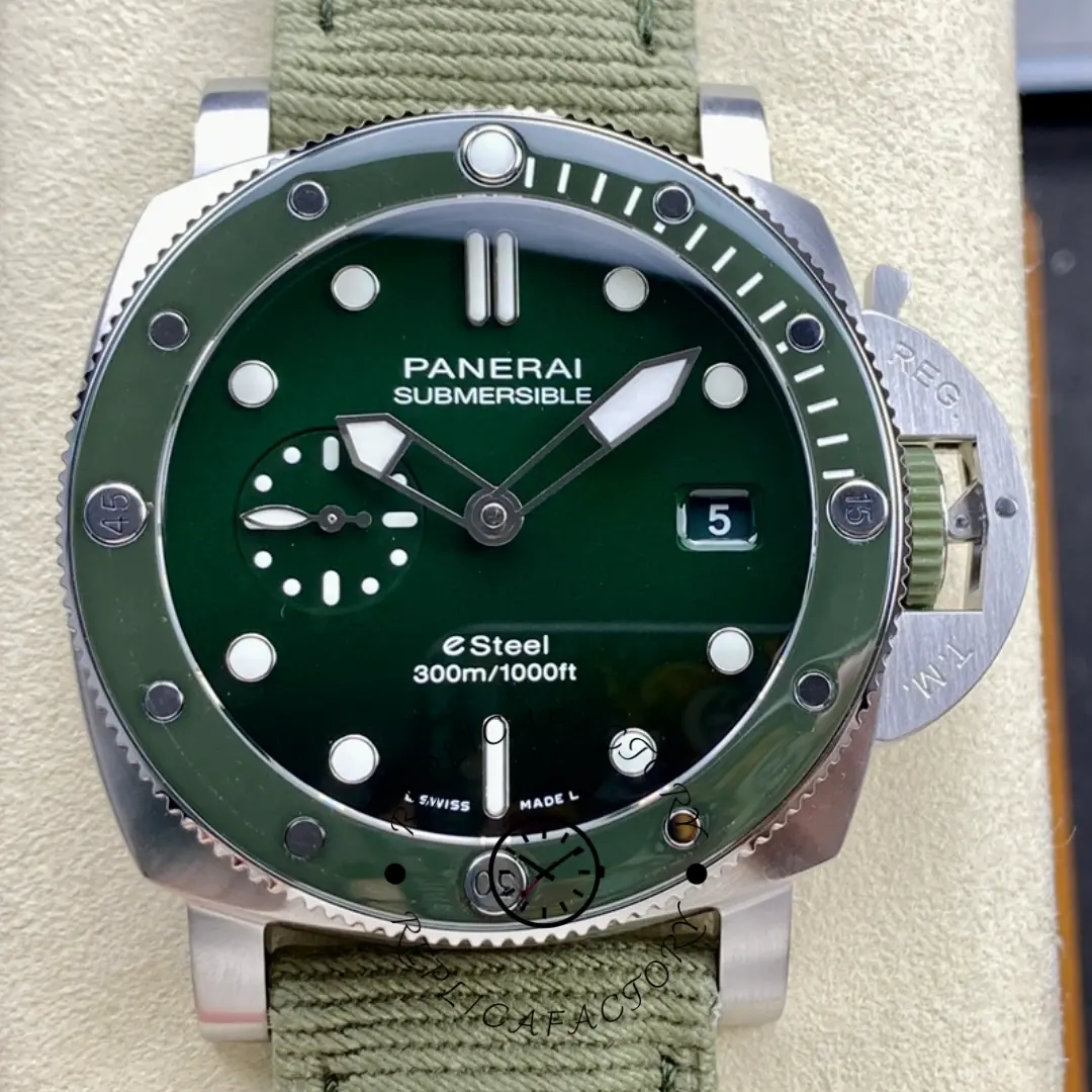Panerai Submersible QuarantaQuattro 44MM Replica PAM01287 Green eSteel Diver 300m - QualitySwissReplica