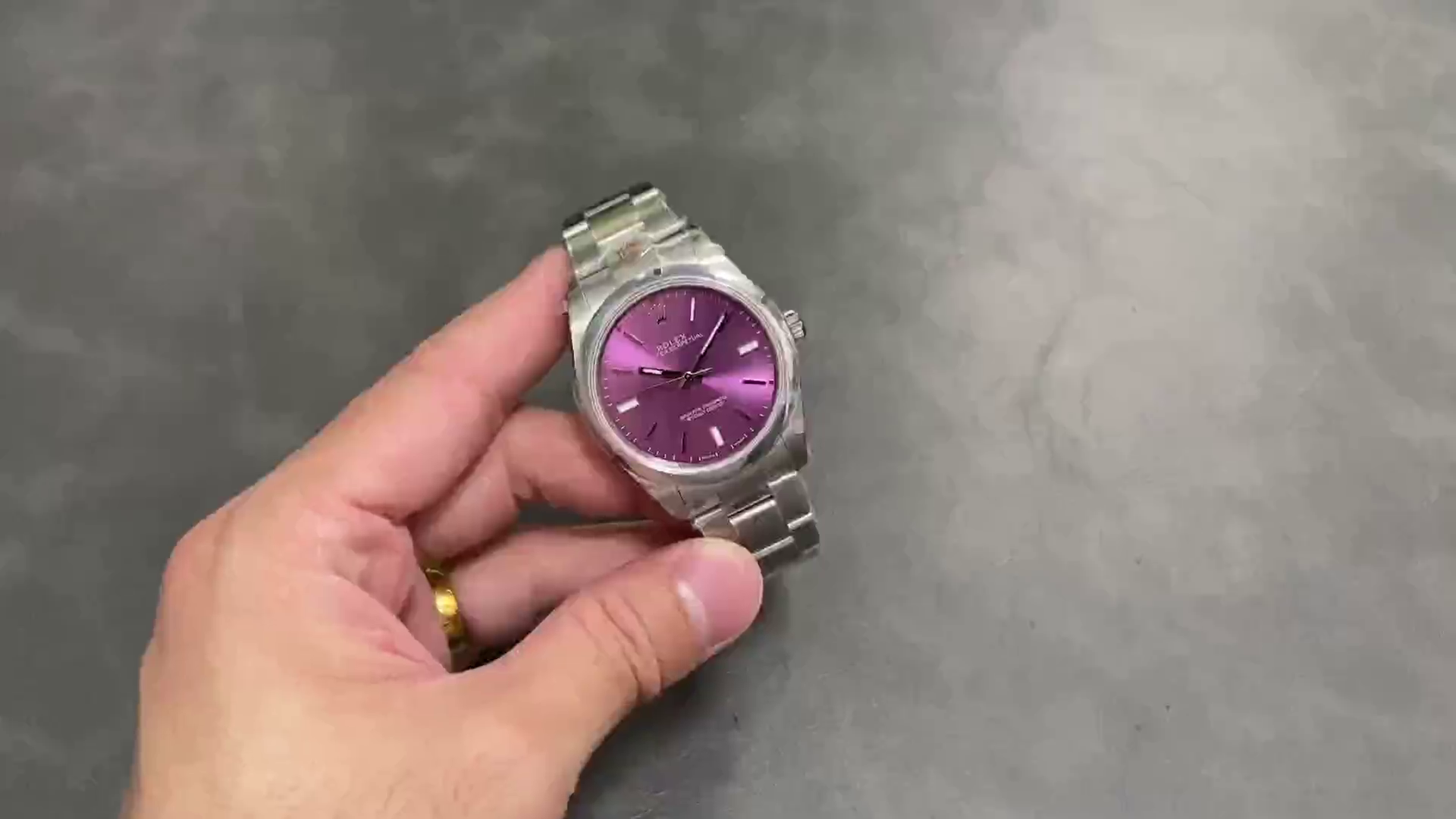 Rolex Oyster Perpetual 39 Red Grape Dial Steel 114300 0002 Men's Watch - QualitySwissReplica