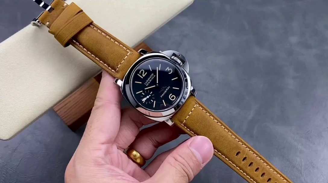 1:1 Clone Panerai PAM00416 Luminor Marina Beverly Hills 44 Leather Watch - QualitySwissReplica