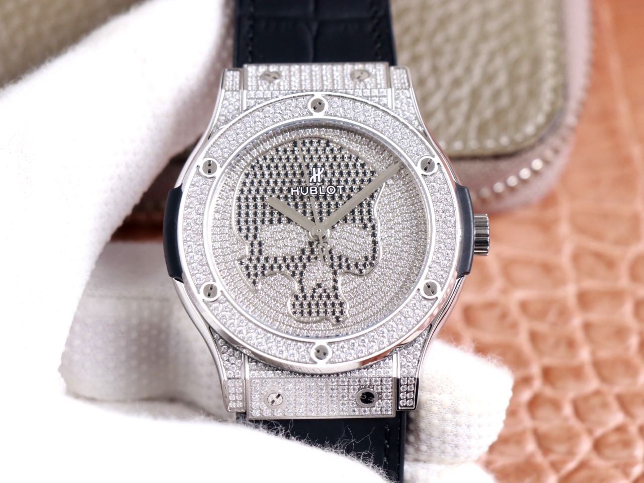 Hublot Classic Fusion Skull Titanium Full Pave 511.NX.9000.LR.1704.SKULL 45mm - QualitySwissReplica