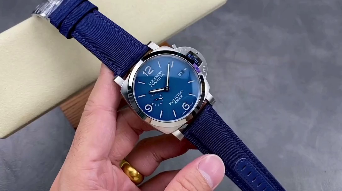 Panerai Luminor Marina PAM01157 3 Days Automatic Replica eSteel Blue Profondo - QualitySwissReplica