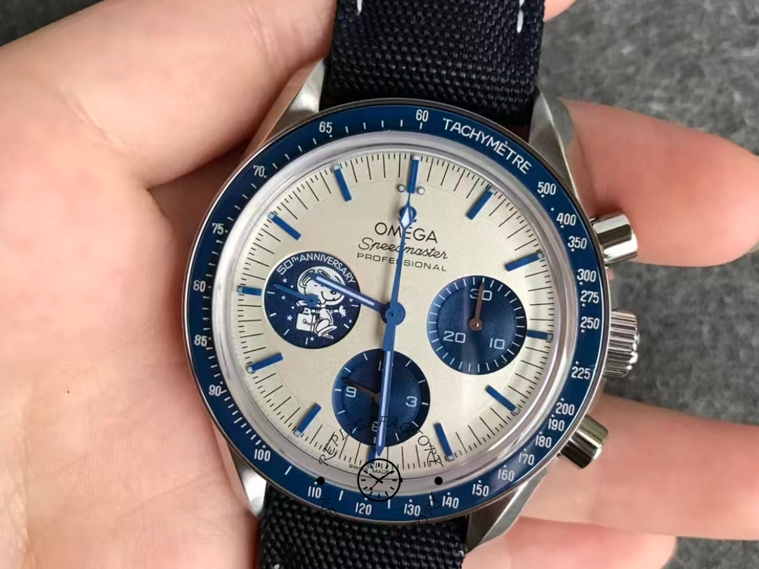 Omega Speedmaster Silver Dial 310.32.42.50.02.001 Replica Black Nylon Strap - QualitySwissReplica