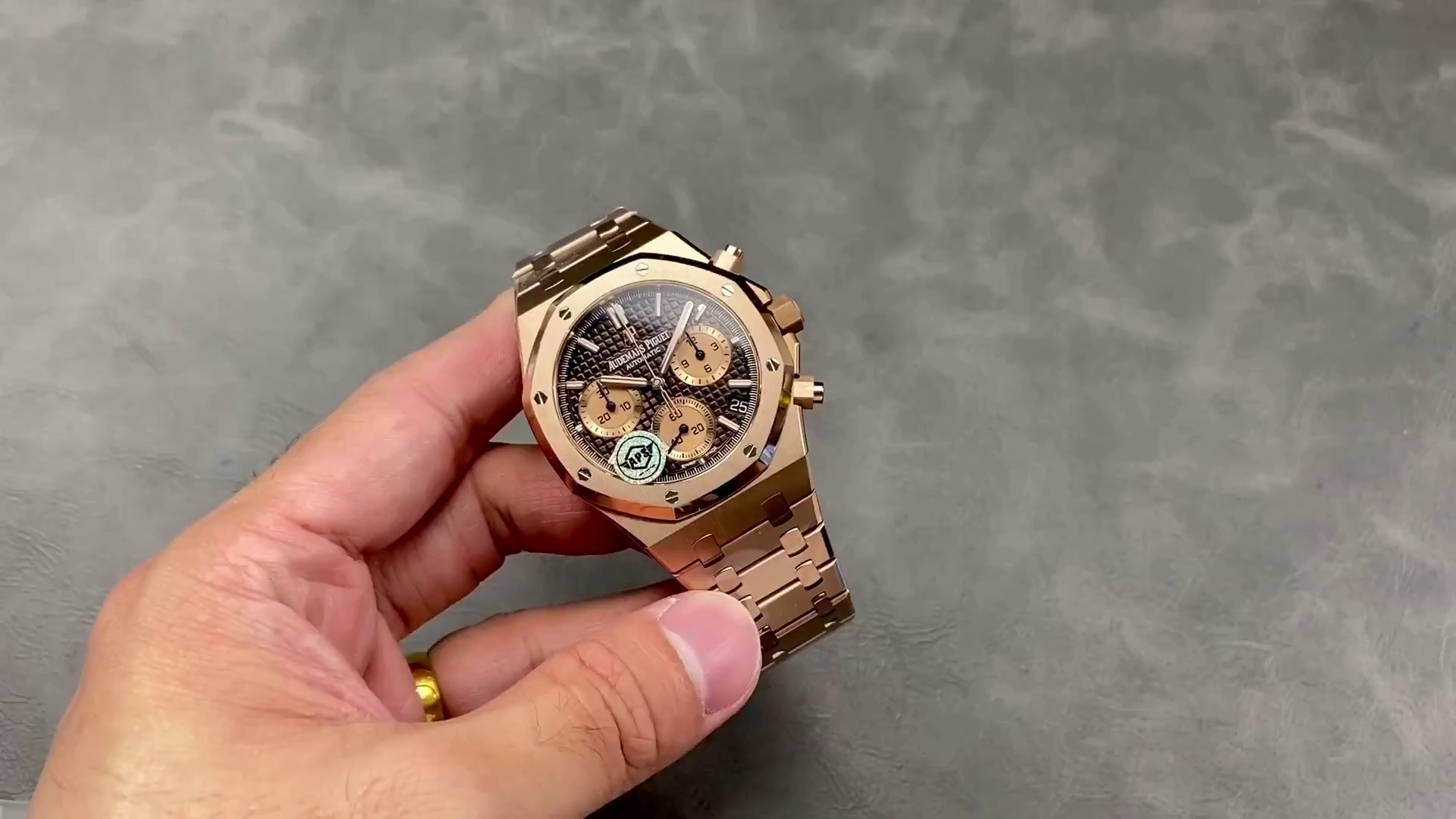 AP Royal Oak Chronograph Rose Gold 41mm 26239OR.OO.1220OR.02 Replica - QualitySwissReplica