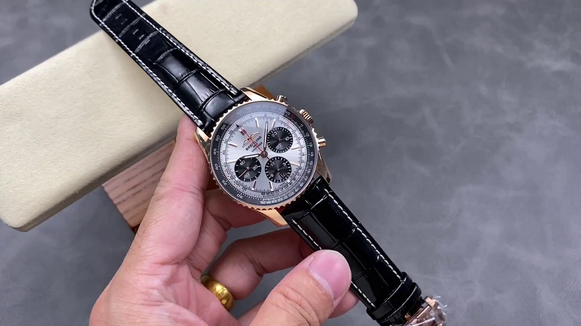Breitling Navitimer B01 Chronograph RB0137241G1P1 46mm Replica - QualitySwissReplica