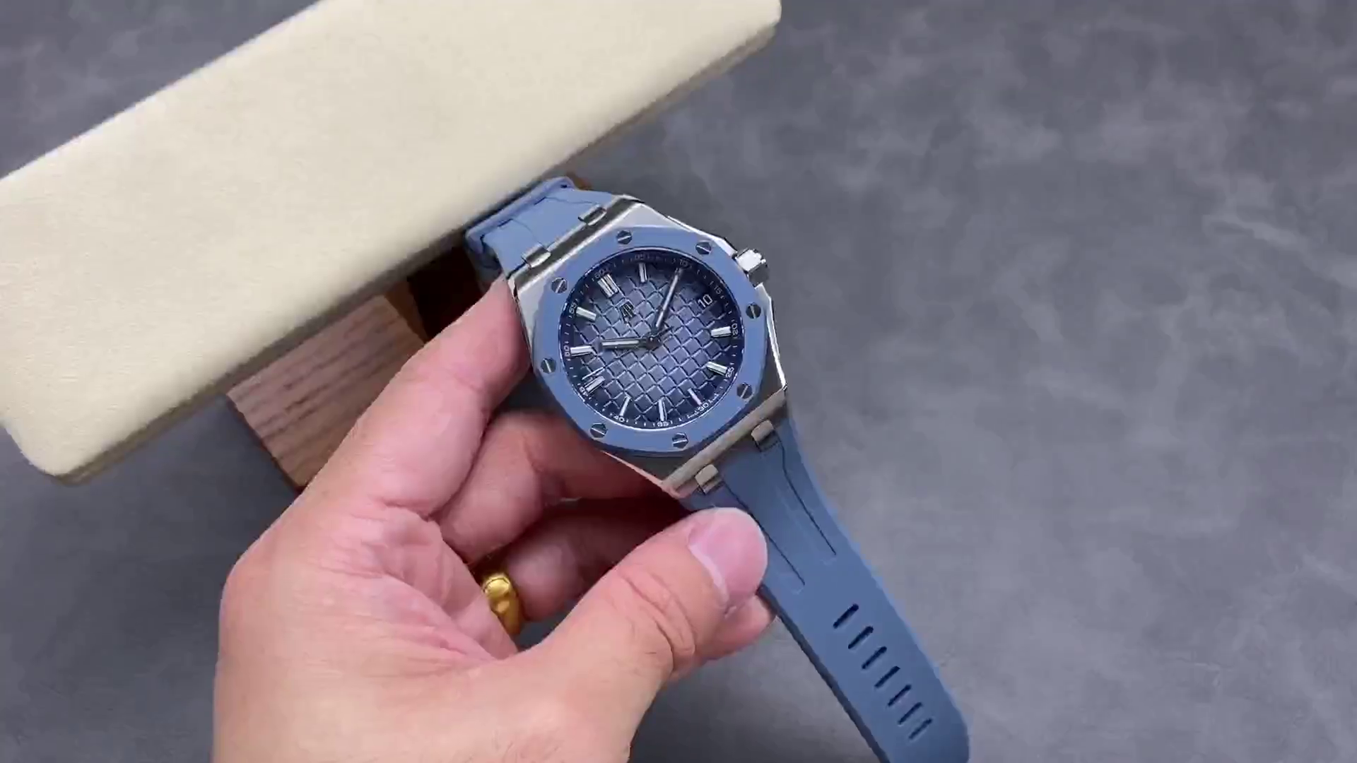 AP Royal Oak Offshore Replica Selfwinding 15605SK.OO.A350CA.01 43 Blue Strap - QualitySwissReplica