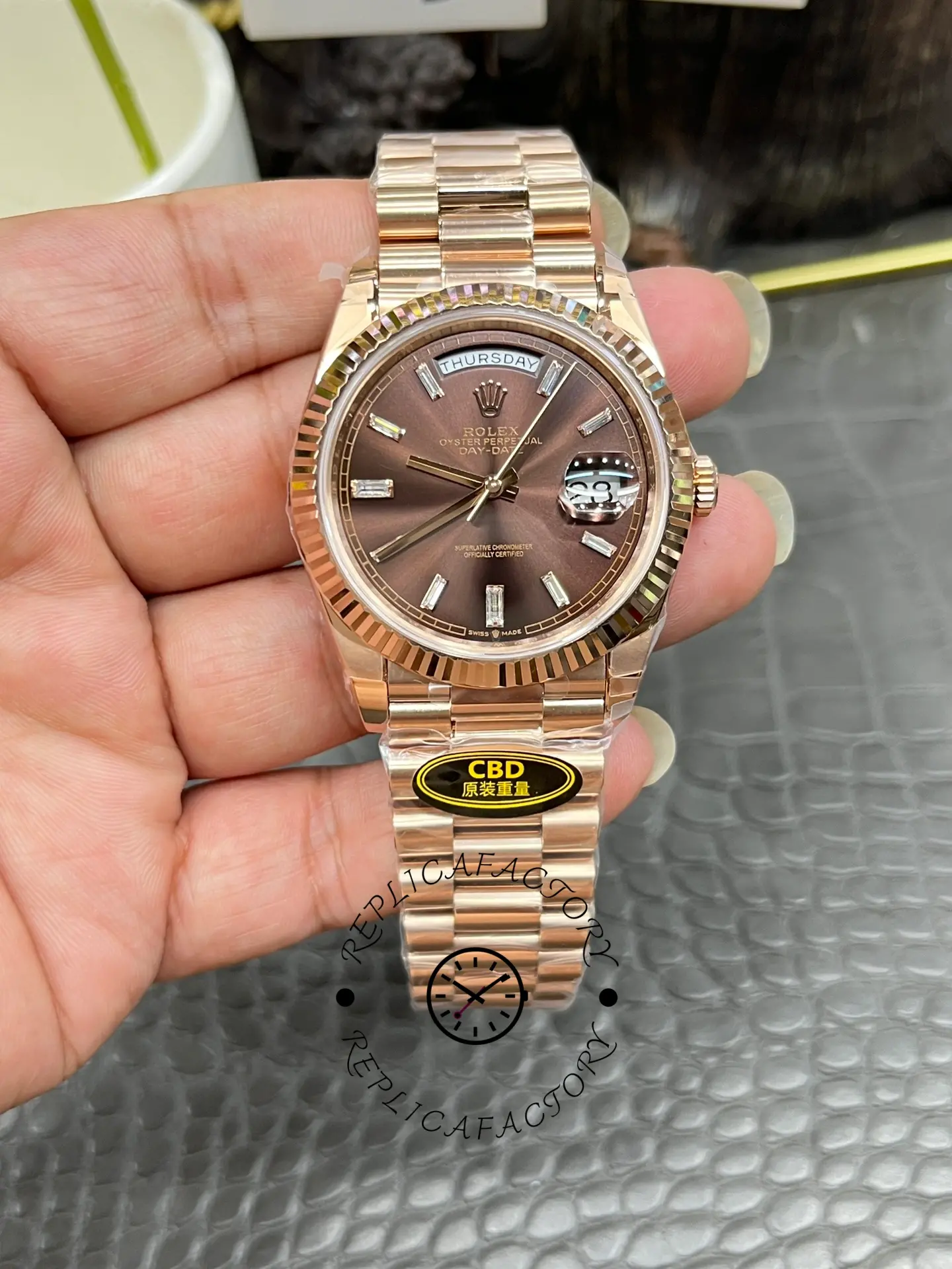 Rolex Day Date 40 18kt Everose Gold Rolex President Chocolate Dial m228235 0003 - QualitySwissReplica