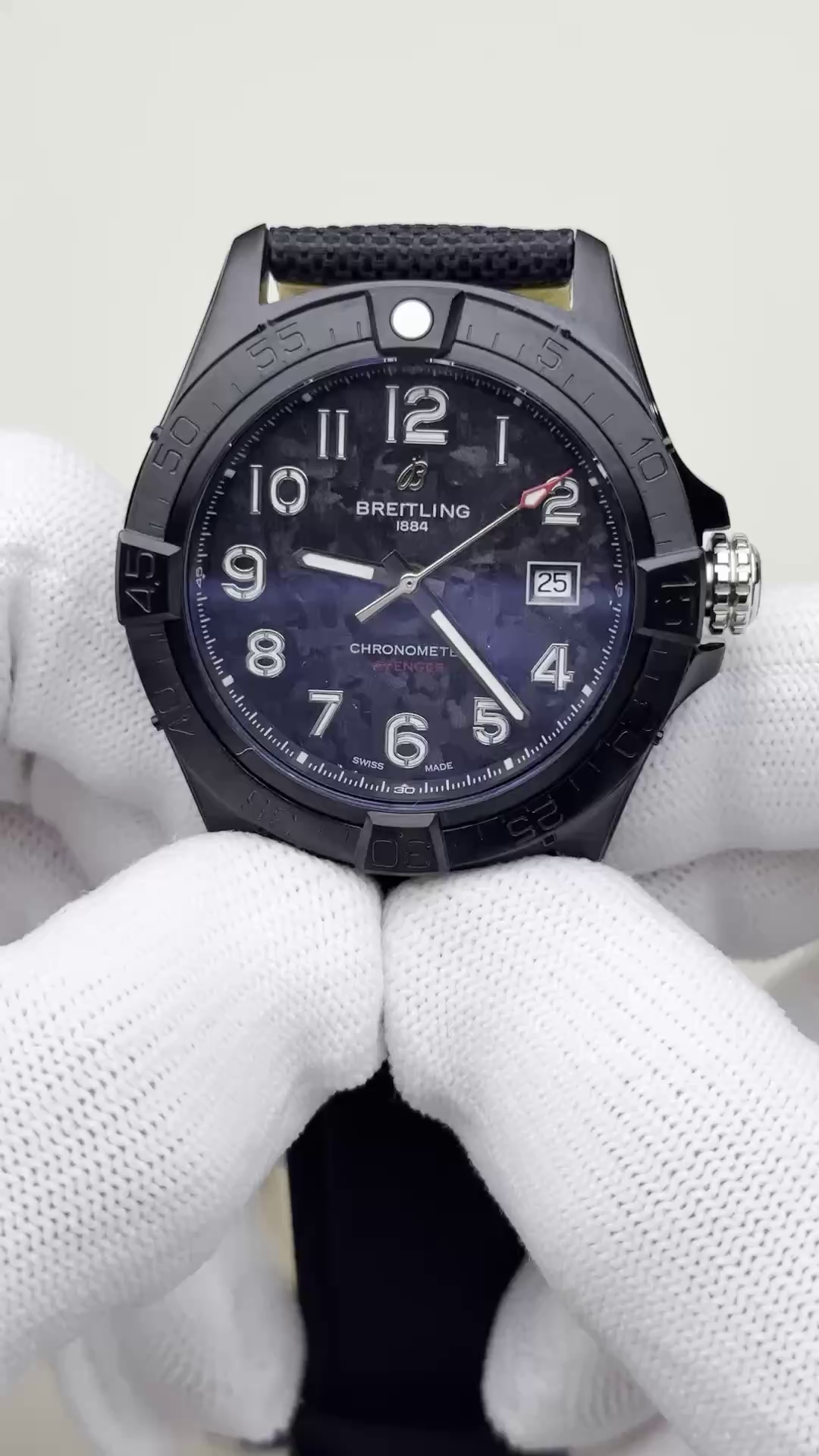 Breitling Avenger Automatic 42mm S17328101B1X1 Replica - QualitySwissReplica