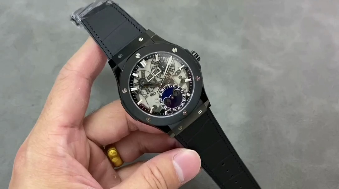 Hublot Classic Fusion Aerofusion Moonphase 547.CX.0170.LR 42mm - QualitySwissReplica
