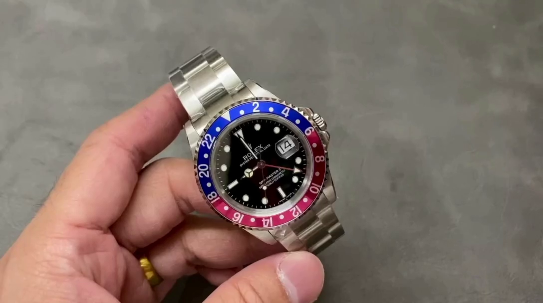 Rolex GMT-Master II 16710 Black Dial Blue Red Pepsi Bezel 40MM Mens Replica Watch - QualitySwissReplica