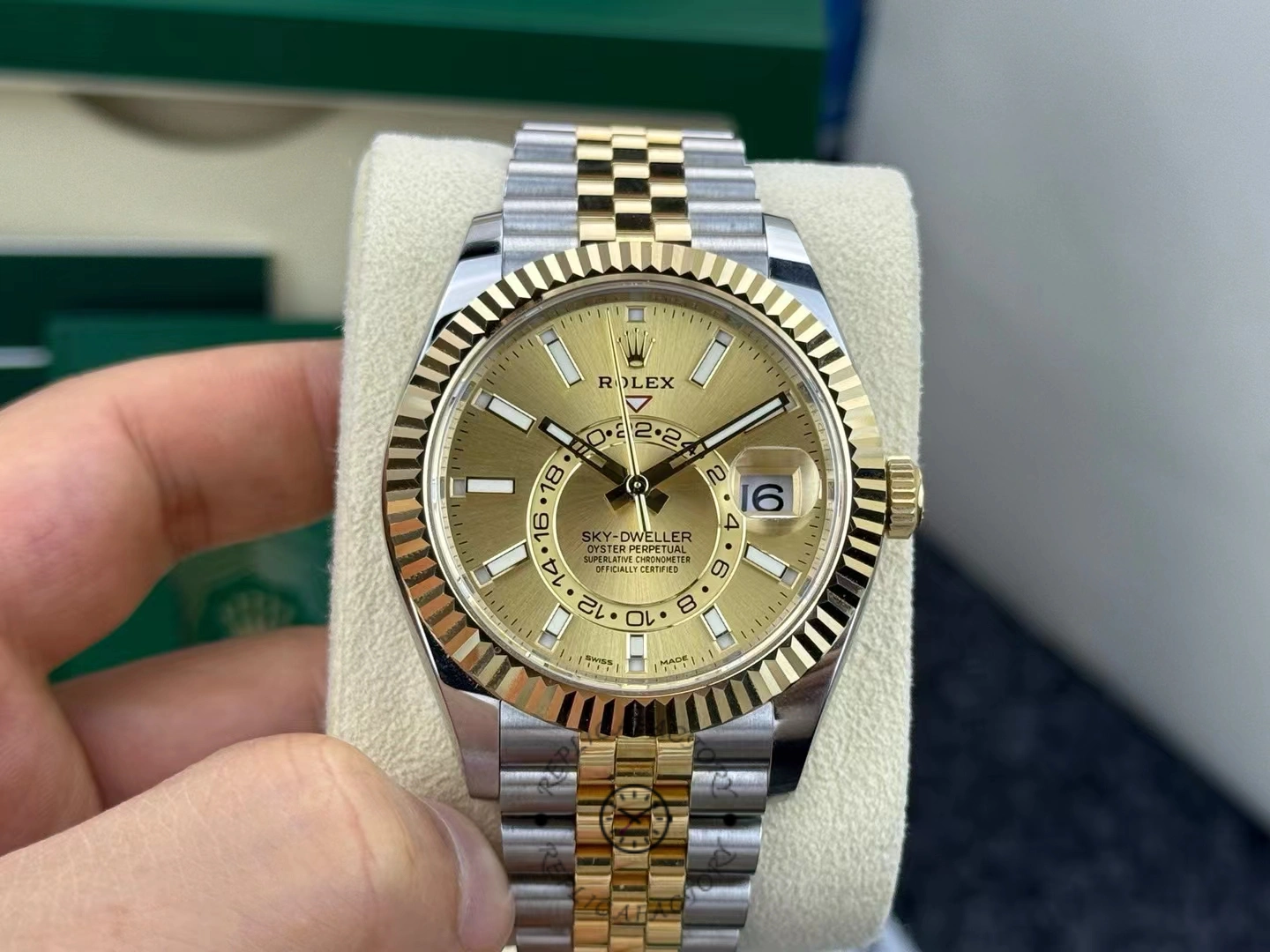 Rolex Sky-Dweller 326933 Stainless Steel Yellow Gold Champagne Dial 42MM Mens Replica Watch - QualitySwissReplica