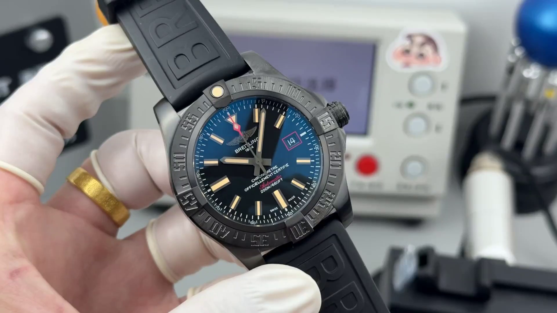 Breitling Avenger Blackbird Men's Watch V1731010BD12-155S 48MM Replica - QualitySwissReplica