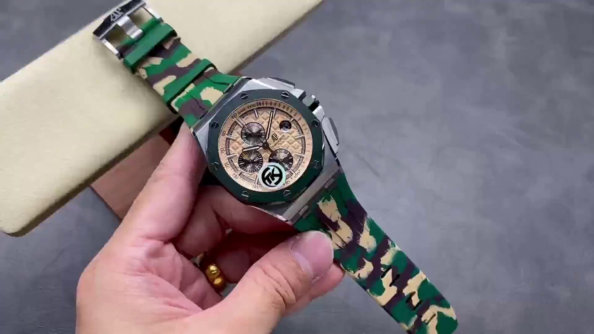 Replica AP Royal Oak Offshore Chronograph 44mm 26400SO.OO.A054CA.01 Beige Dial - QualitySwissReplica