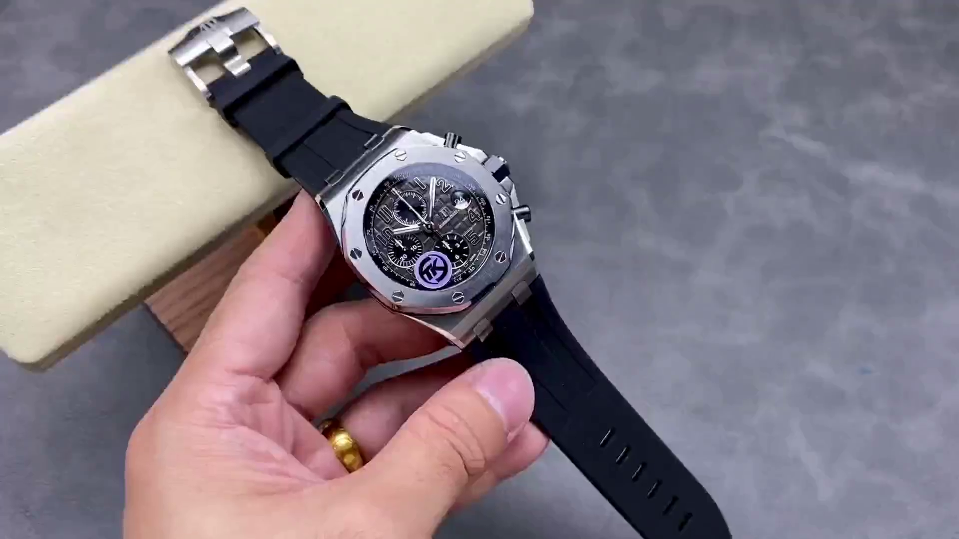 1:1 Clone AP Royal Oak Offshore Chronograph 42 Rubber Strap 26470ST.OO.A104CR.01 - QualitySwissReplica