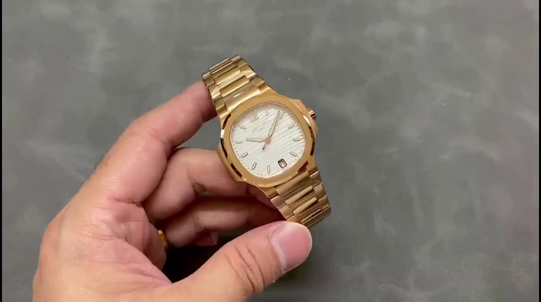Replica Patek Philippe Nautilus 7118 1R 001 40mm Mens Watch - QualitySwissReplica