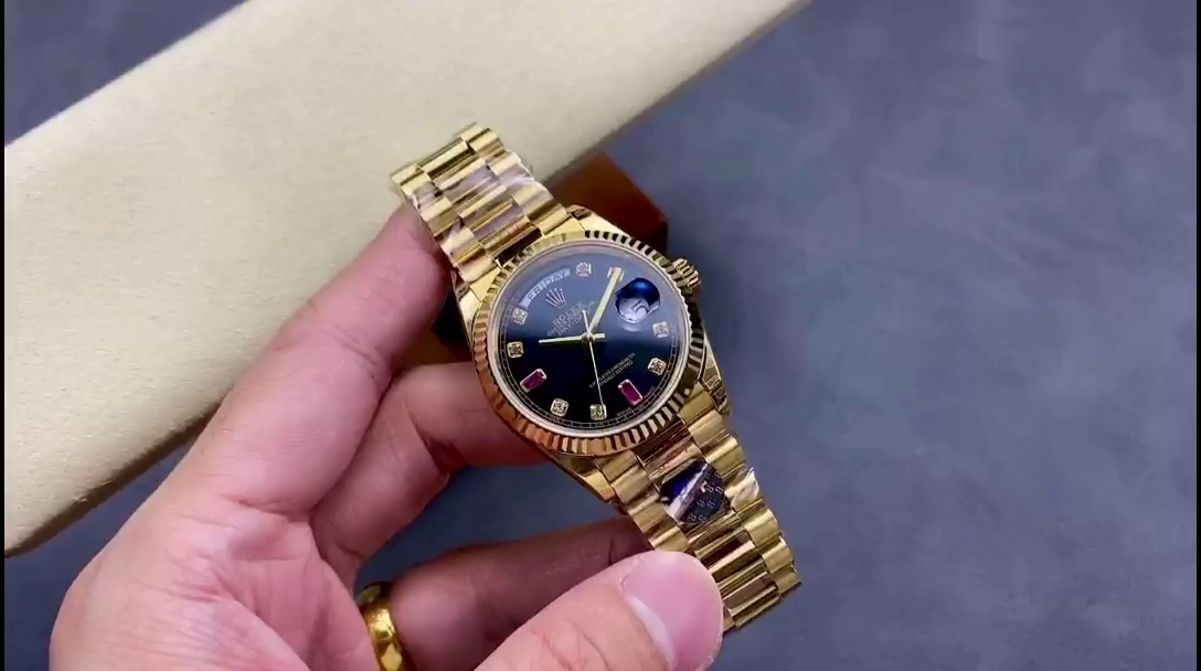 Rolex Day Date 118238 Black Diamond Dial Fluted Bezel 36mm Mens Replica Watch - QualitySwissReplica