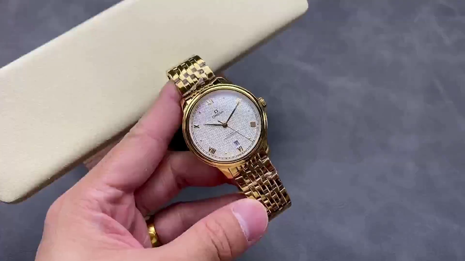Omega De Ville Prestige Replica 434.53.40.20.02.002 18K Yellow Gold Watch - QualitySwissReplica