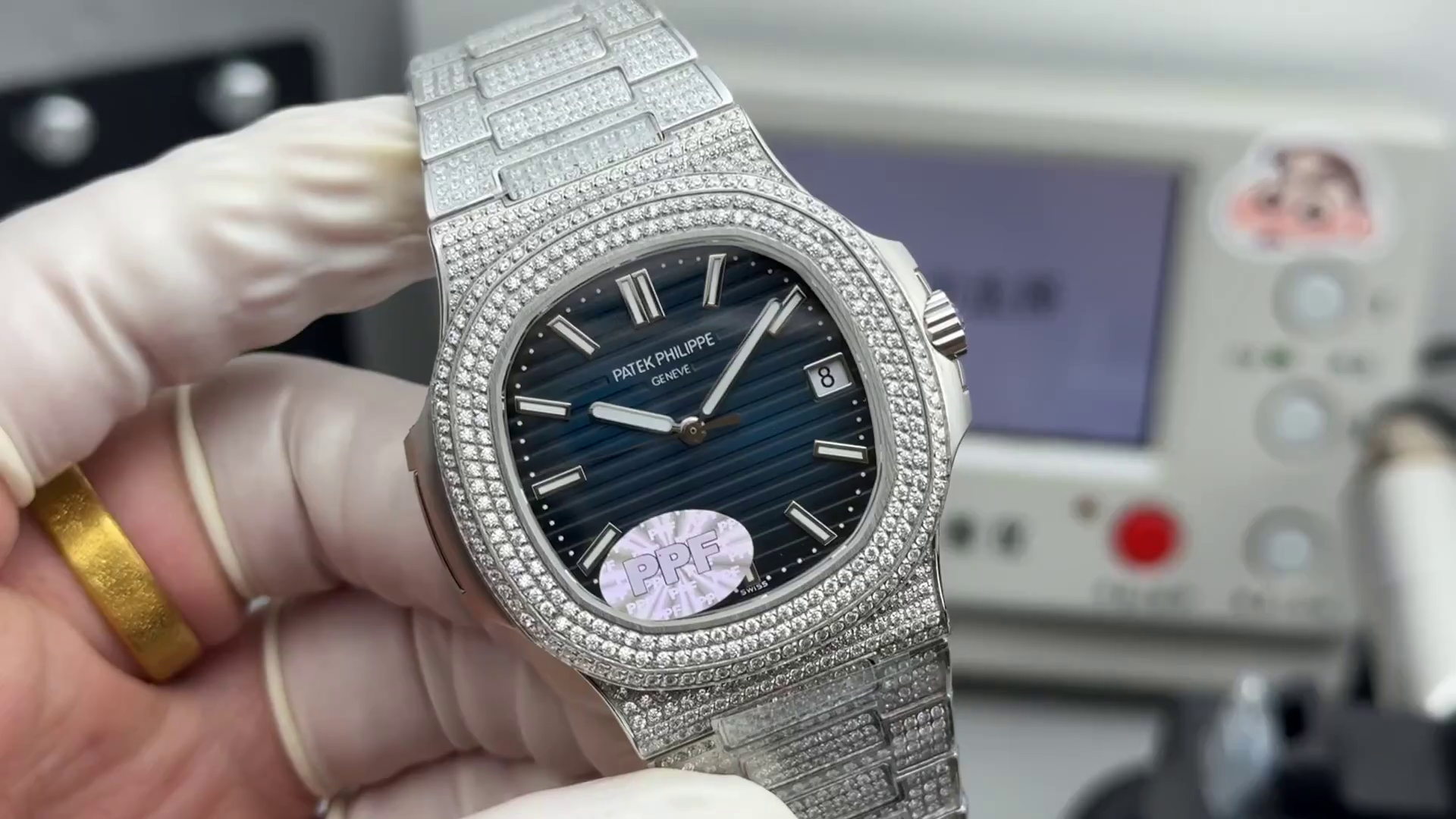 1:1 Clone Patek Philippe Nautilus 5711 Diamond Blue Dial Watch - QualitySwissReplica