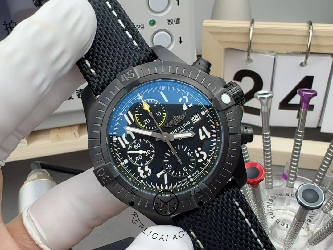 Breitling Avenger Auto Chrono V13317101B1X1 45mm Replica - QualitySwissReplica