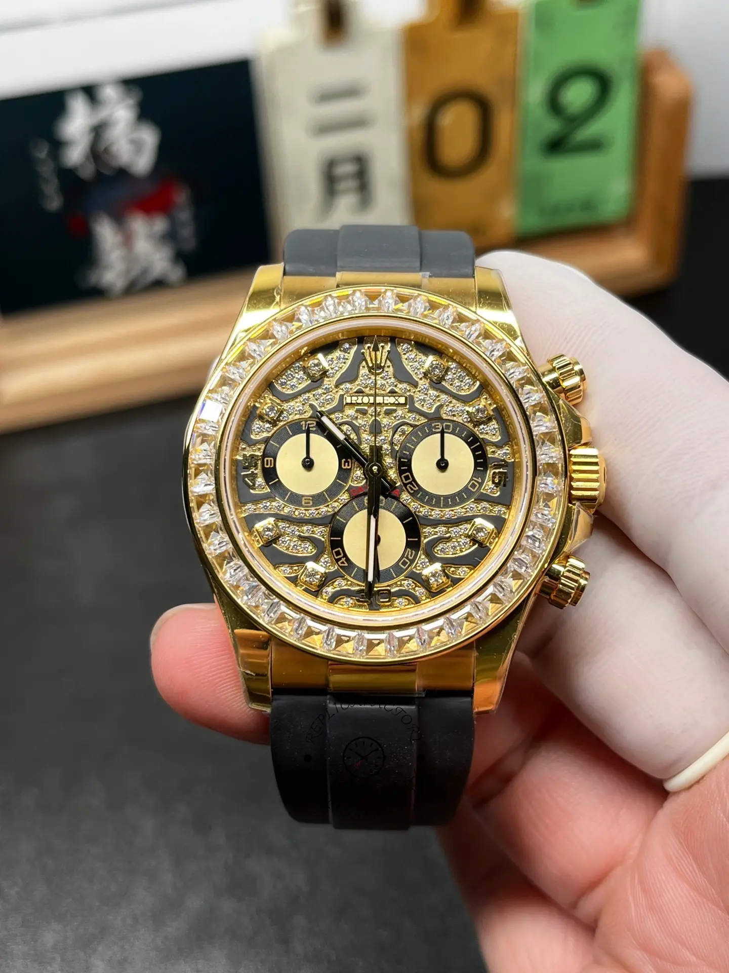 Rolex Cosmograph Daytona 116588 Yellow Gold Black Rubber Strap 40mm Mens Replica Watch - QualitySwissReplica