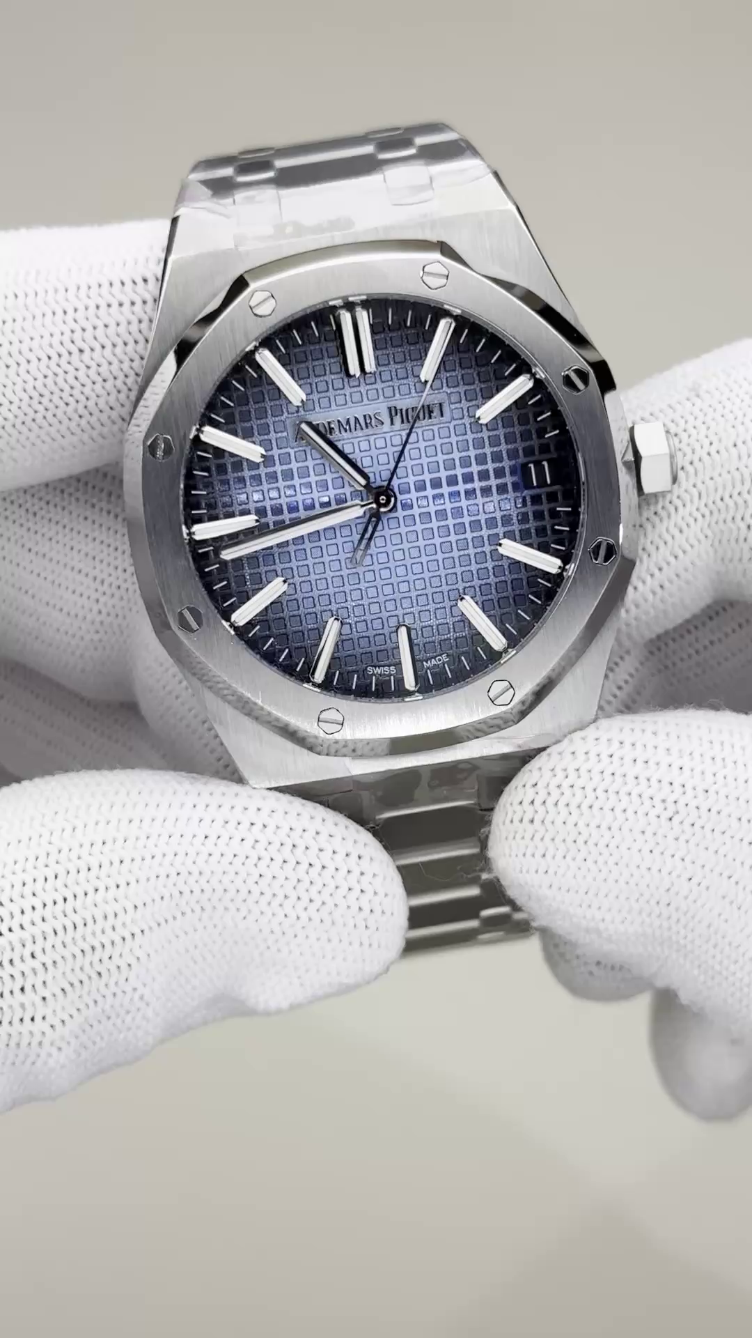 1:1 Clone AP Royal Oak Selfwinding 41 Smoked Blue Dial 15510BC.OO.1320BC.02 - QualitySwissReplica