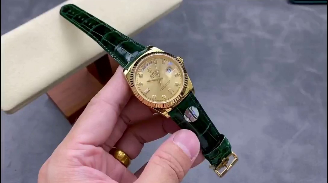 Rolex Day Date 36 Yellow Gold Champagne Dial 118138 0148 Green Leather Strap - QualitySwissReplica
