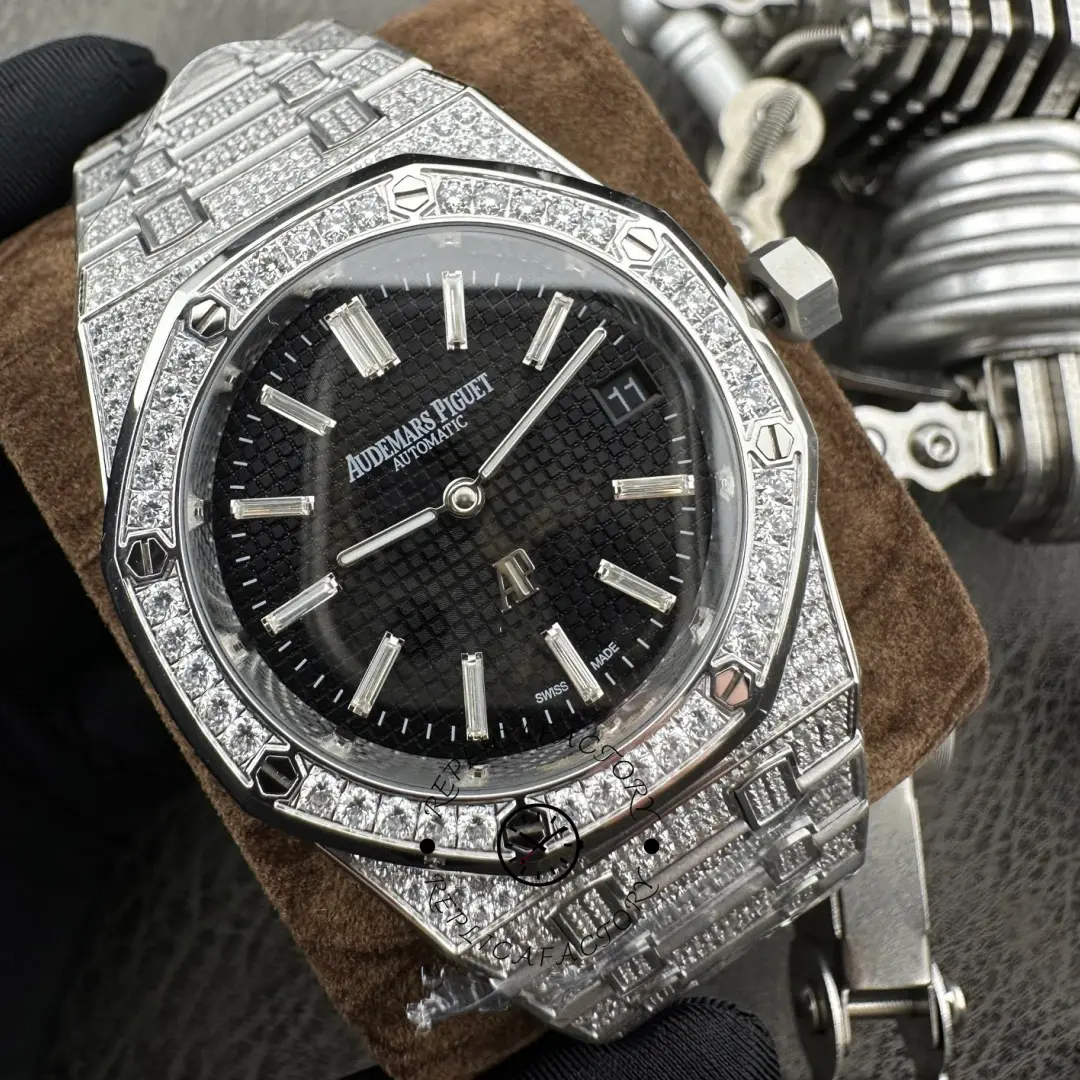AP Royal Oak Extra-Thin 39mm 15202BC.ZZ.1241BC.03 Replica - QualitySwissReplica