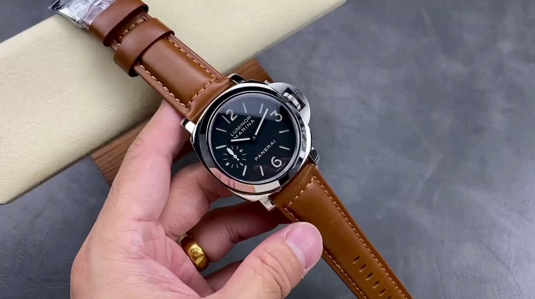 Panerai Luminor Marina PAM00111 1:1 Clone Black Dial 44mm 904L Stainless Steel - QualitySwissReplica