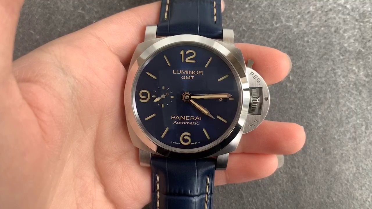 High Quality Panerai PAM01033 Replica Luminor GMT Automatic Blue Dial - QualitySwissReplica