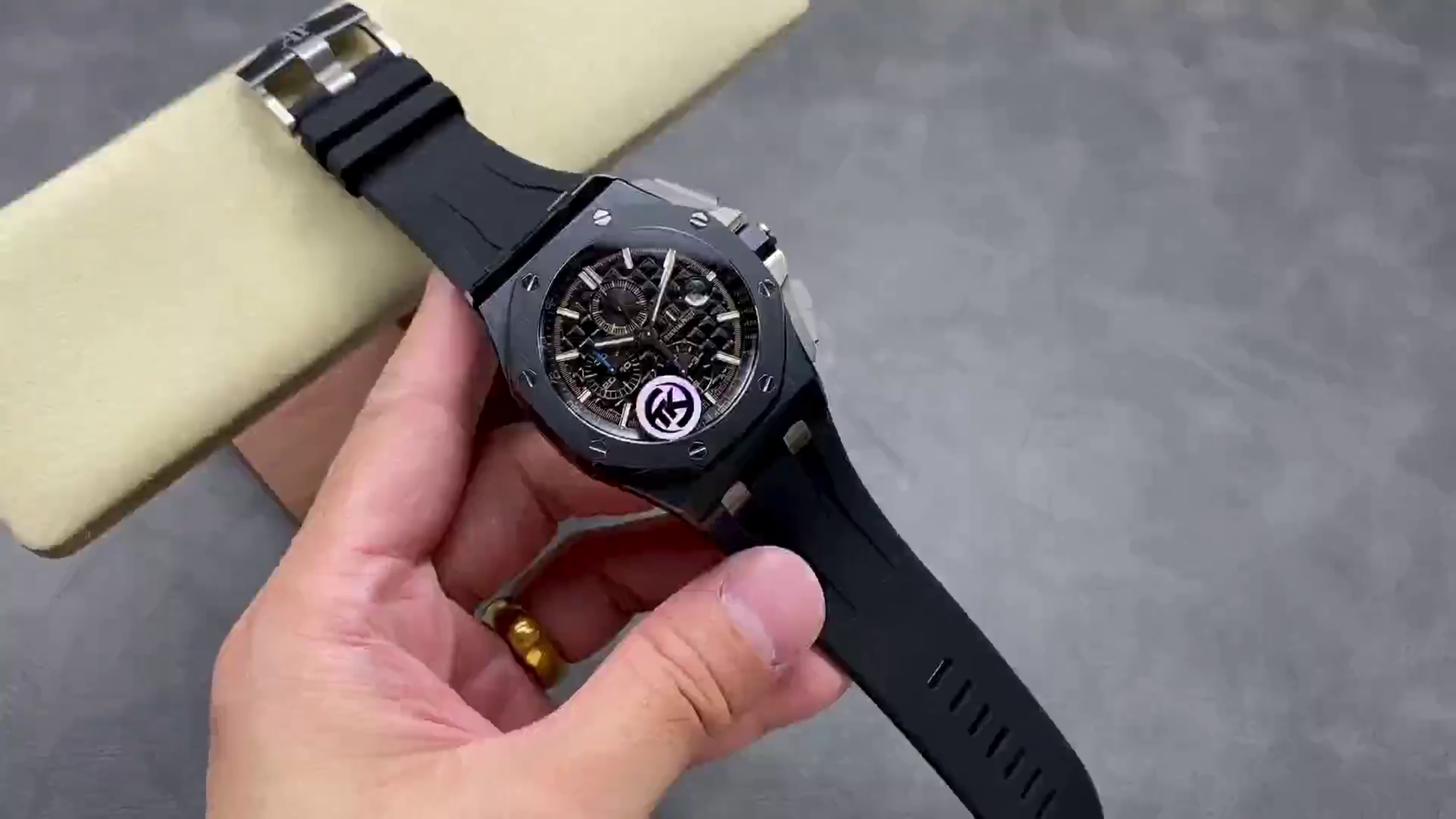 Luxury AP 26405CE.OO.A002CA.02 Royal Oak Offshore 1:1 Clone Black Dial - QualitySwissReplica