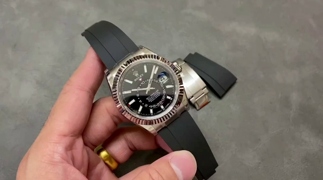 Rolex Sky Dweller 42 White Gold Black Dial M336239 0002 Men's Watch - QualitySwissReplica