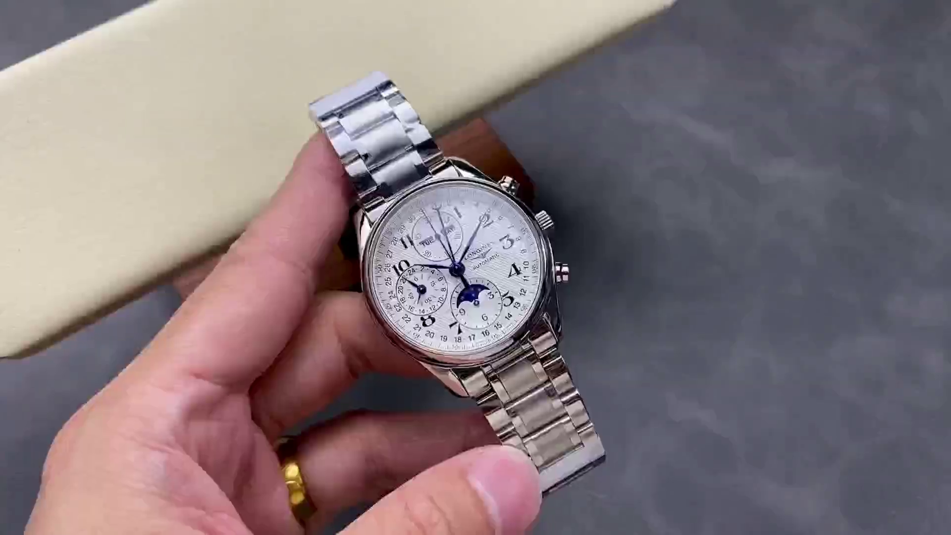Longines Replica Master Collection L2.673.4.78.6 Complete Calendar Chronograph 40 - QualitySwissReplica