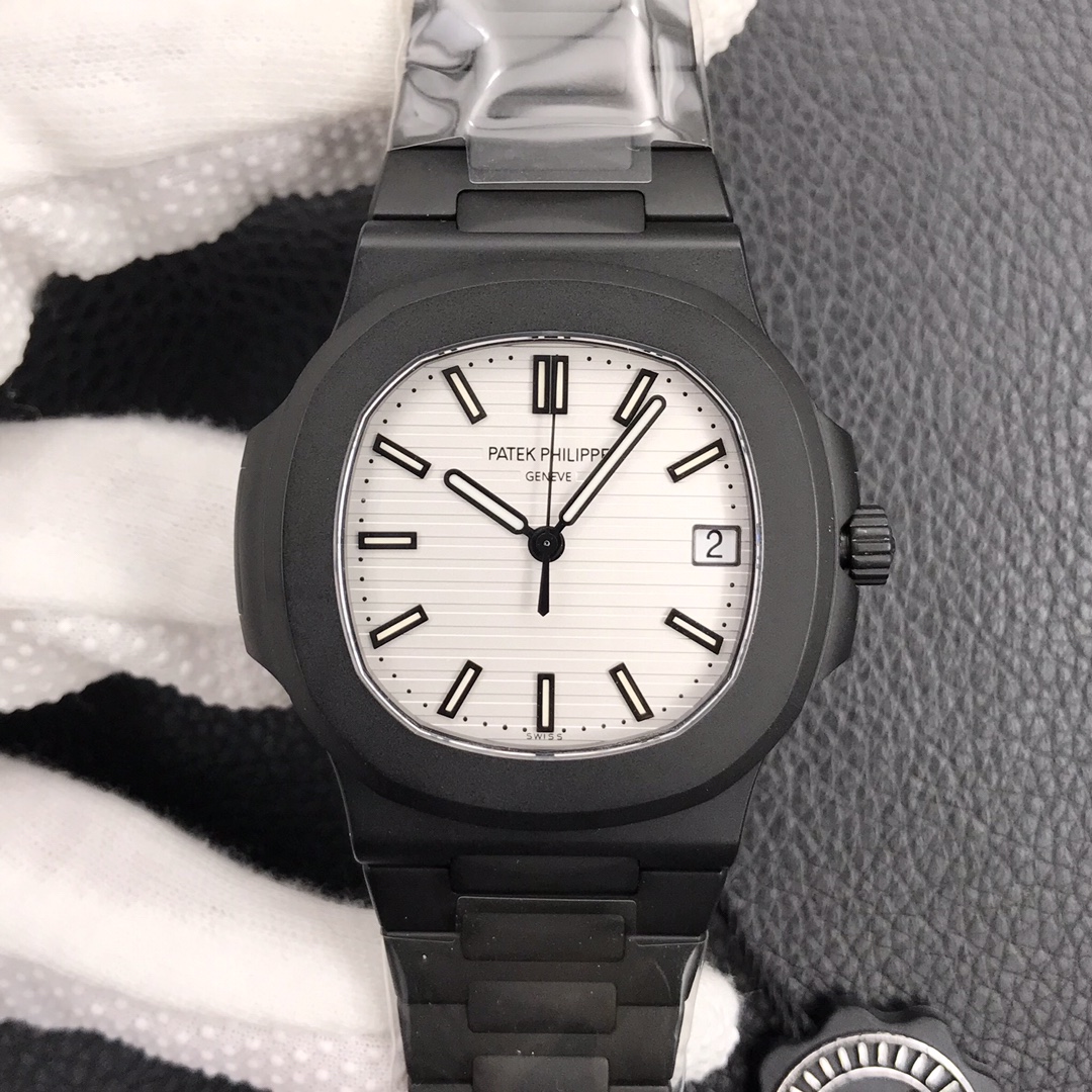 Replica Patek Philippe Nautilus 5711 40MM Mens Watch - QualitySwissReplica