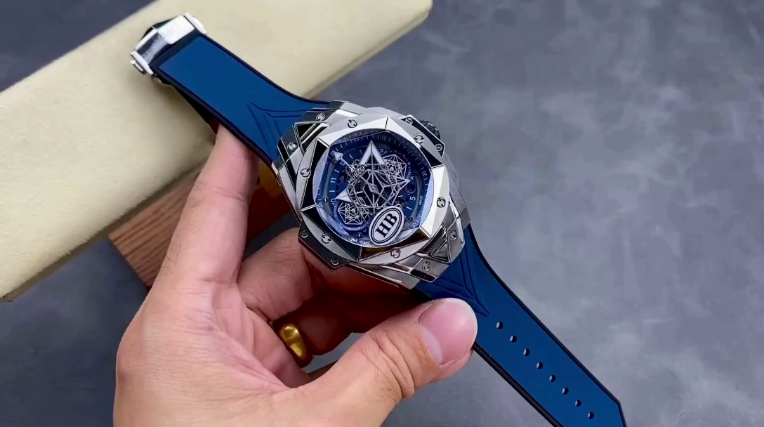 Hublot Big Bang Sang Bleu II Titanium 418.NX.5107.RX.MXM20 - QualitySwissReplica