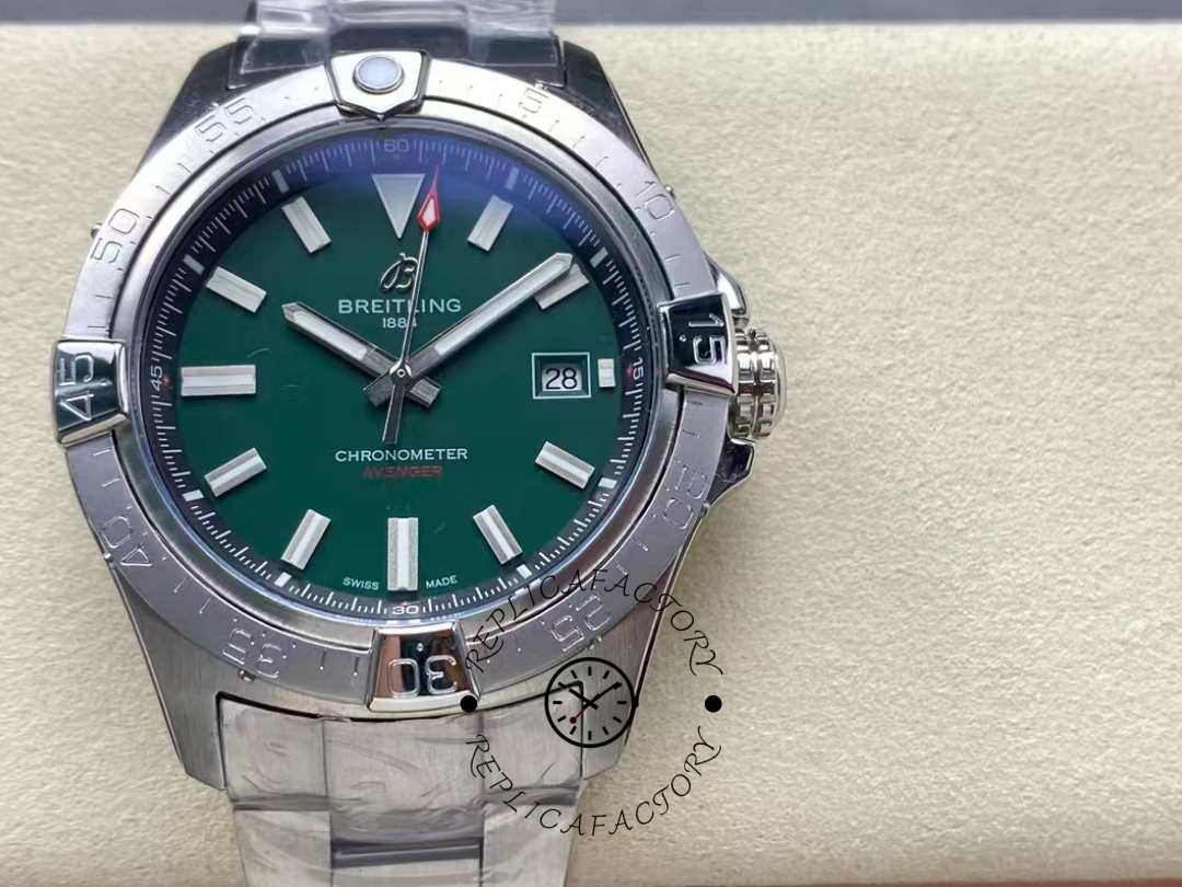Breitling Avenger Automatic A17328101L1A1 42mm Replica - QualitySwissReplica