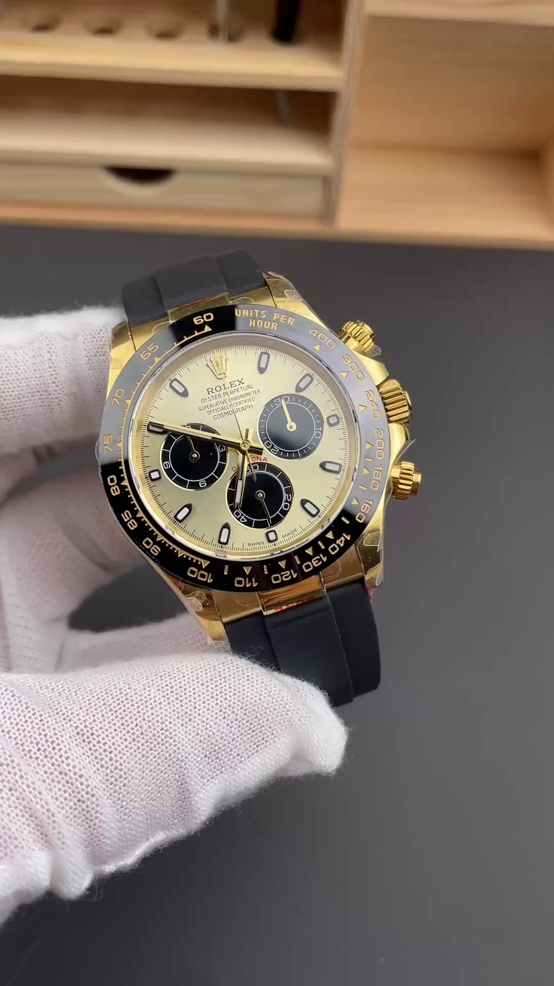 Rolex Daytona 116518LN Yellow Gold Champagne Dial 40mm Mens Replica Watch - QualitySwissReplica